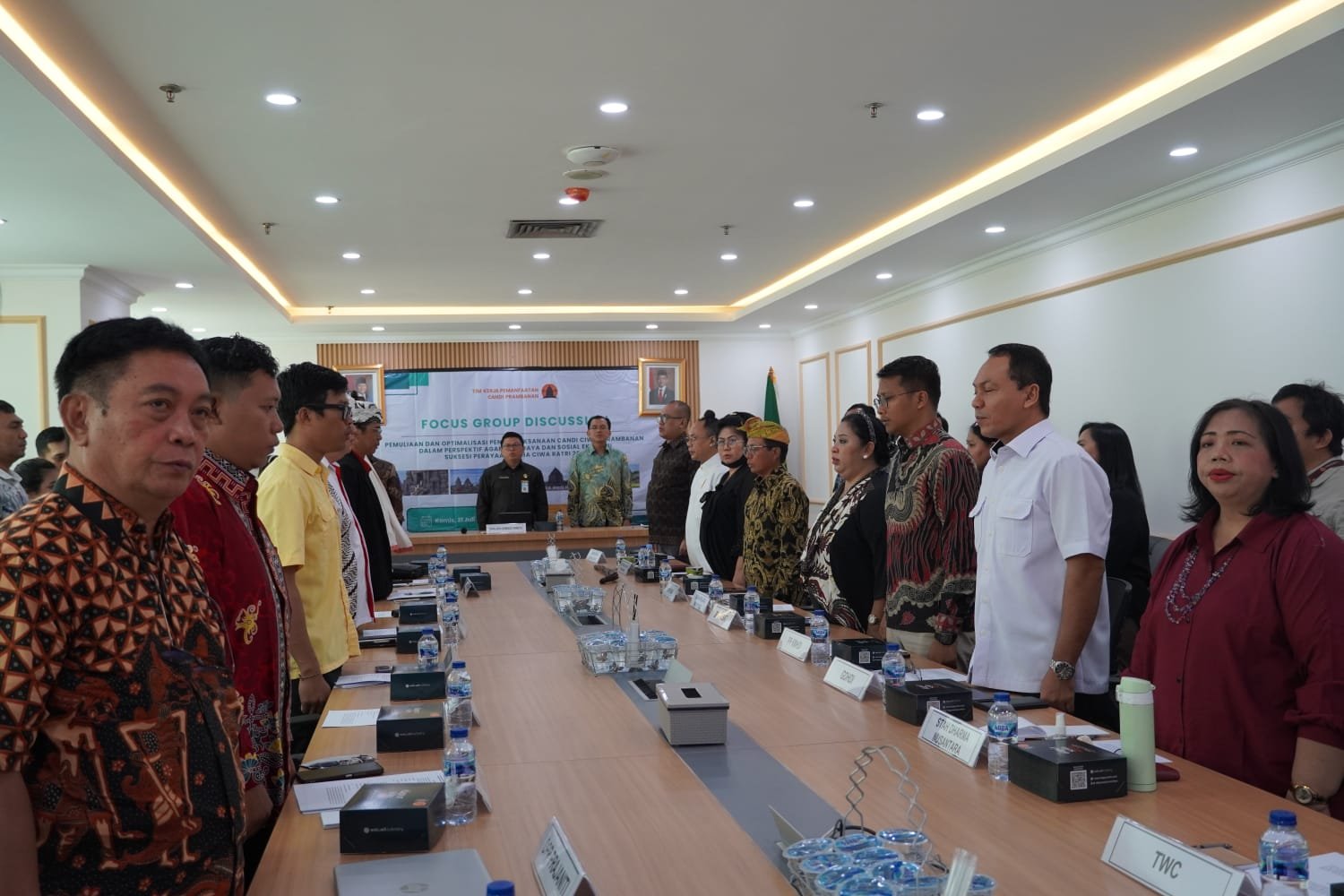 Kerja Sama Tim Kerja Pemanfaatan Candi Prambanan dan Galank Enterprise dalam Focus Group Discussion